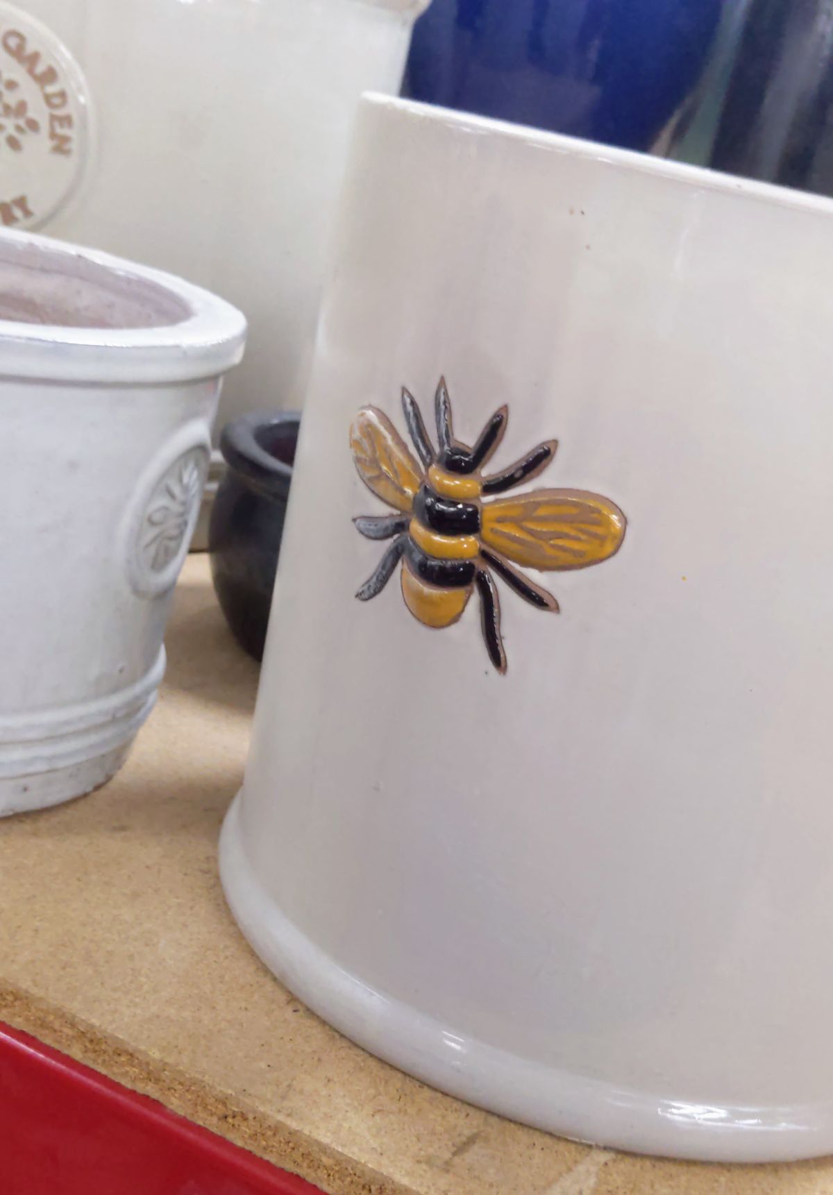 Beautiful bumble bee planter ceramic pot at Ollies, March 2023