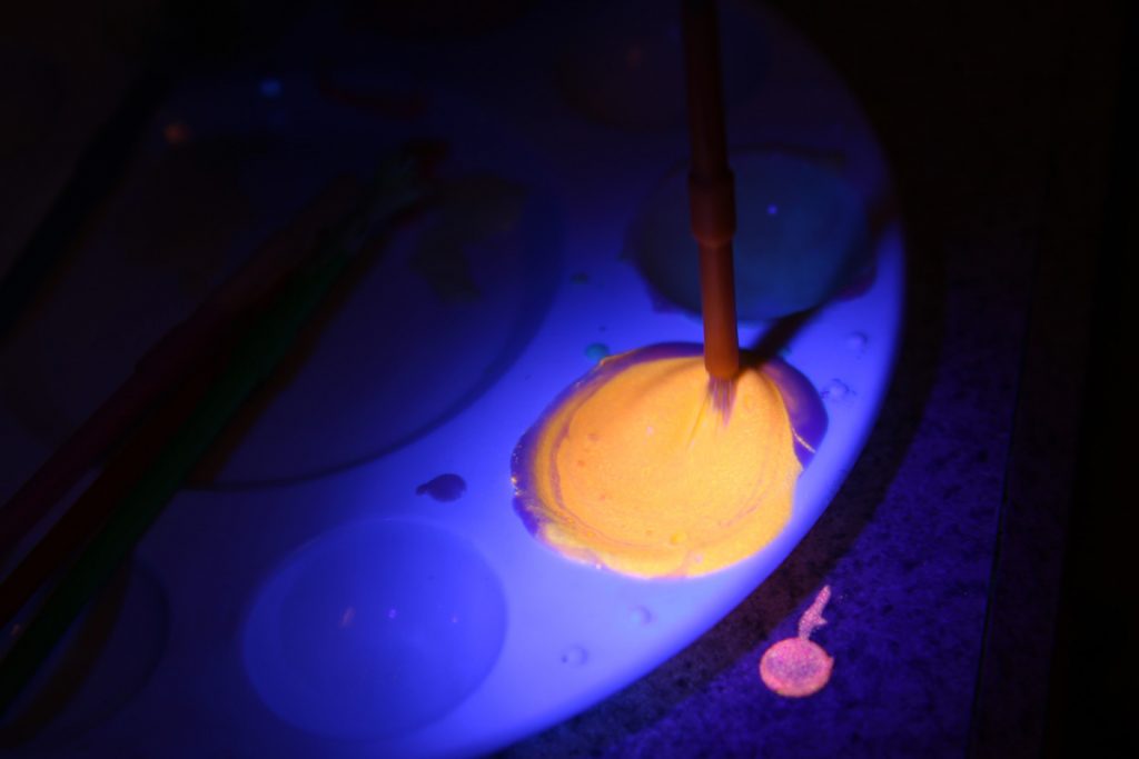 Orange Glow in the Dark Pigment Powder Paint for Kids' Halloween Craft
