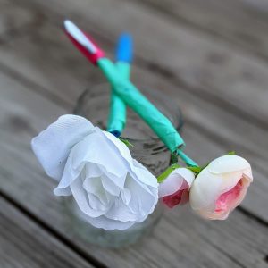 Pen Roses DIY – Fun Craft Making Flower Pens