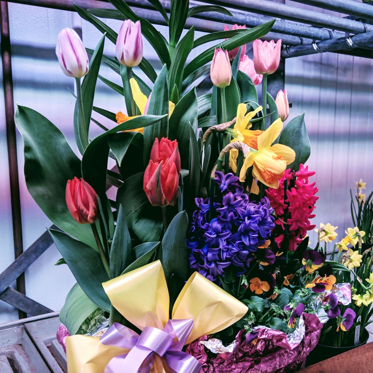 Easter flower centerpiece arrangement at Ott's Greenhouse in 2019